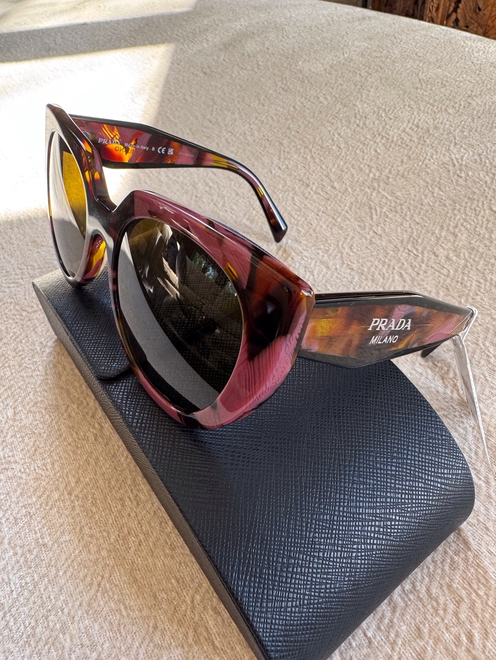 Prada Women’s Brown & Pink Tortoiseshell Sunglasses New - Picture 10 of 15